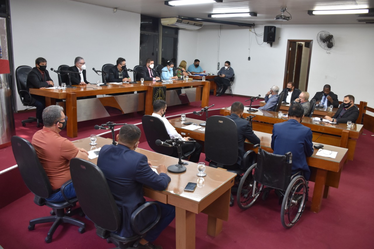 Extraordinária aprova projetos que envolvem saúde da mulher, pandemia, educação e recursos orçamentários