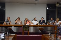 Parlamentares apreciam projetos em reunião de comissão